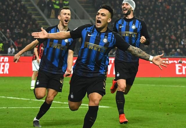 阿斯：塞维利亚冬窗想补强锋线，有意多特前锋法比奥-席尔瓦（《阿斯》：塞维利亚冬窗欲补锋线，瞄准多特前锋法比奥·席尔瓦）